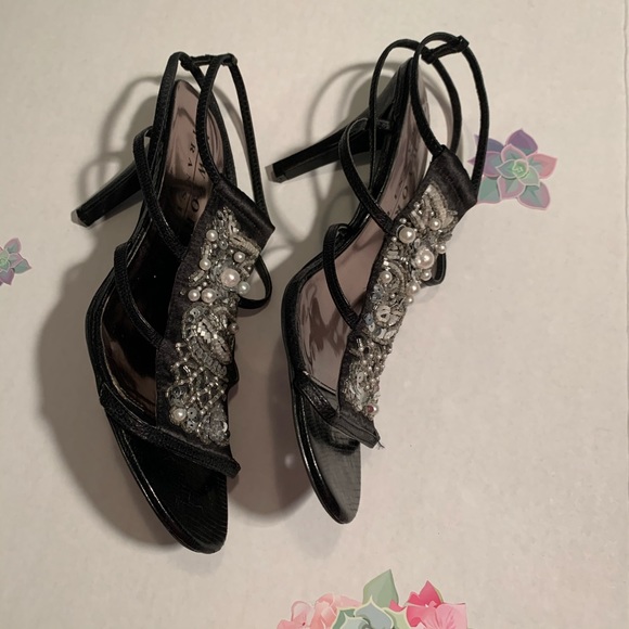 Black Silver and Pearl sandals👡 - Picture 5 of 12